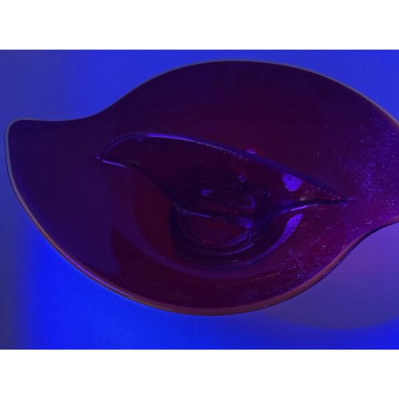 Vtg Viking Ruby Red Glass Divided Dish Nut Bowl Trinket Rim UV Glows 8X6in - Picture 5 of 5